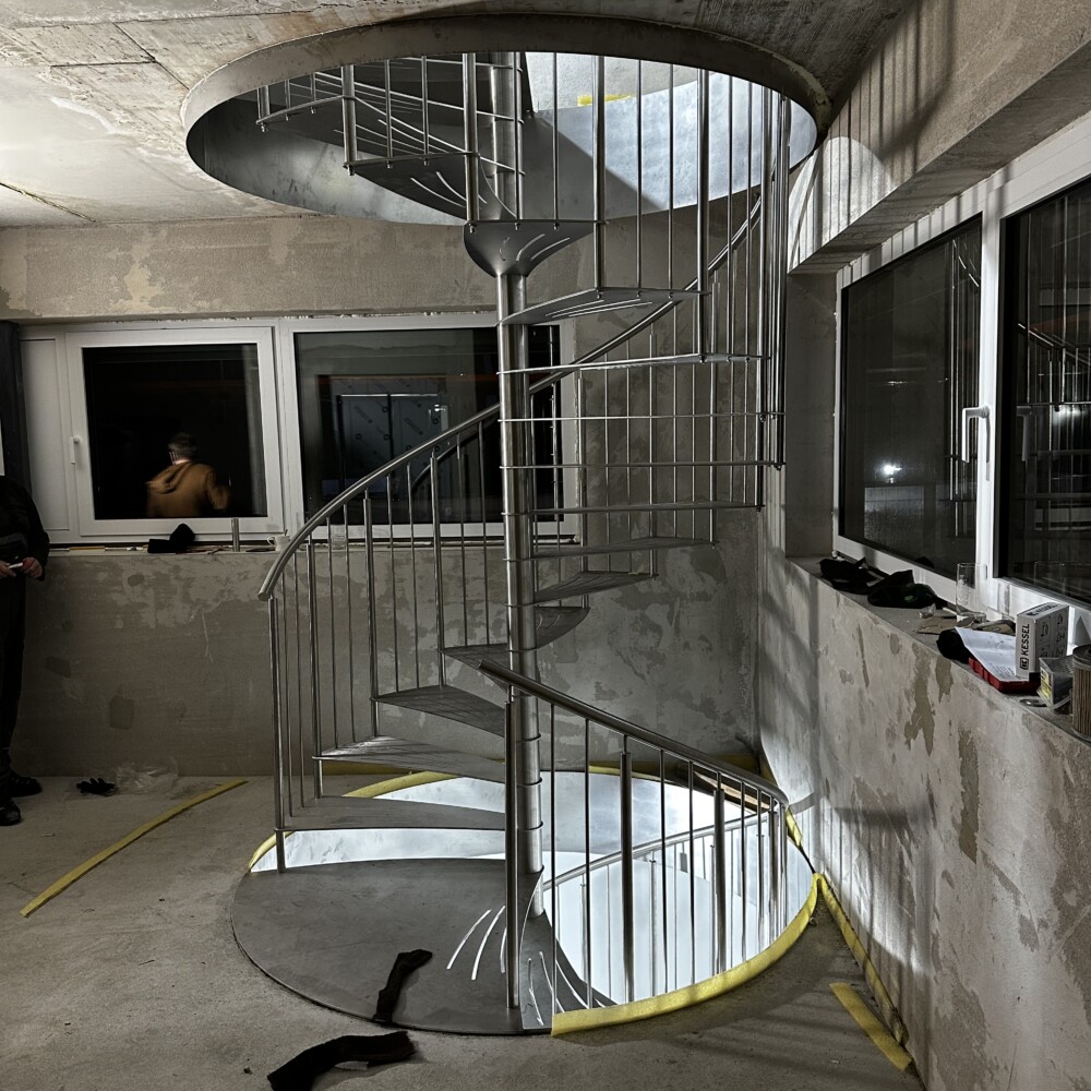 Spindeltreppe "Vienna" Komplett-Edelstahl
