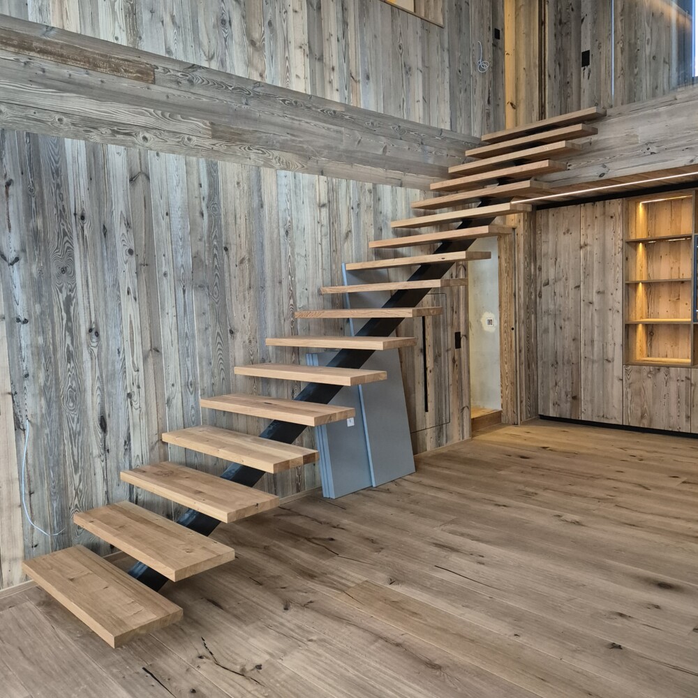 Mittelholm Treppe Salzburg in Tirol montiert