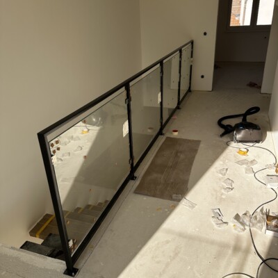 Produktfoto: Mittelholmtreppe nach RAL pulverbeschichtet 4
