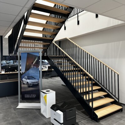 Produktfoto: Stahlwangenpodesttreppe 8