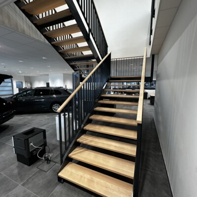 Produktfoto: Stahlwangenpodesttreppe 8