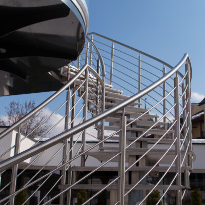 Produktfoto: Doppelmittelholmtreppe abgetreppt komplett aus Edelstahl 8