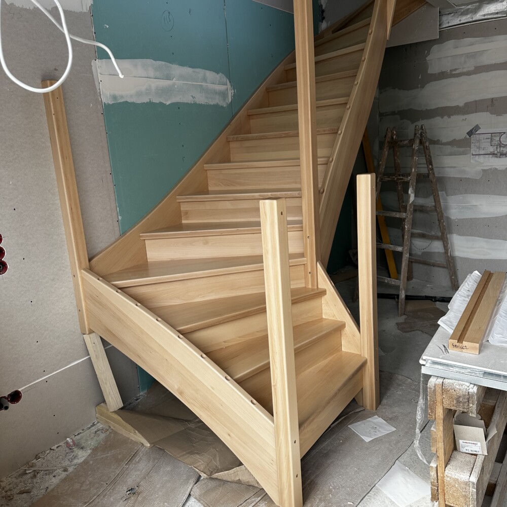 Holzwangentreppe