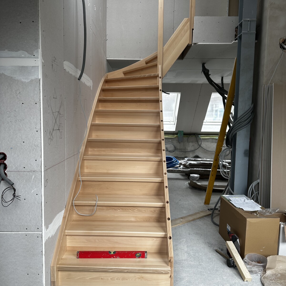 Holzwangentreppe